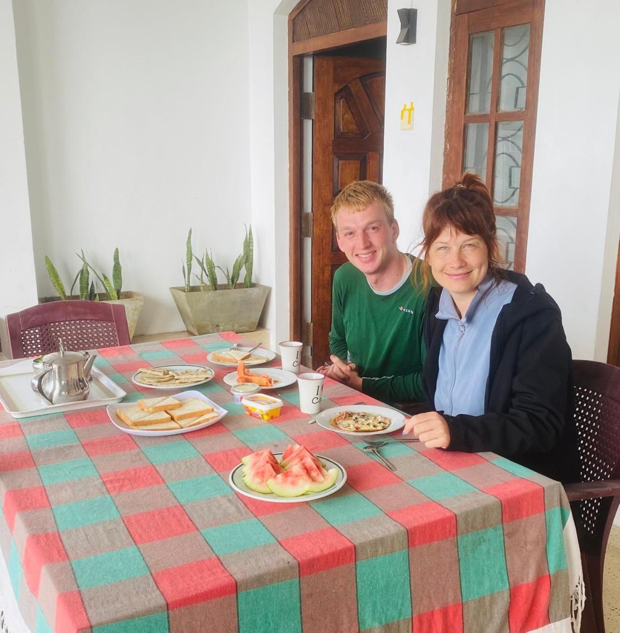 Farah Guest Inn Haputale Bagian luar foto