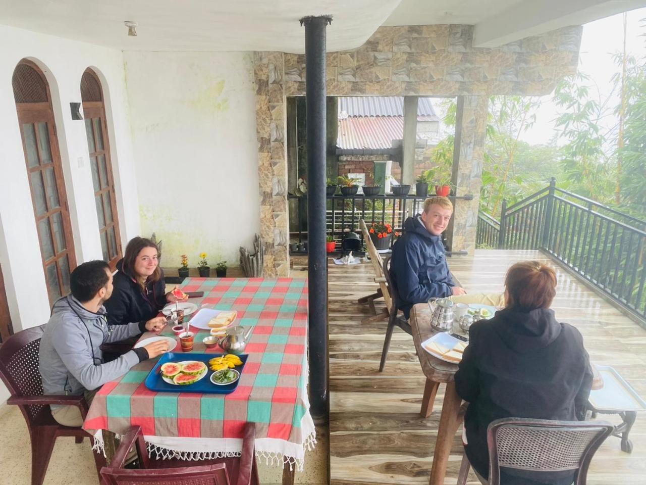 Farah Guest Inn Haputale Bagian luar foto