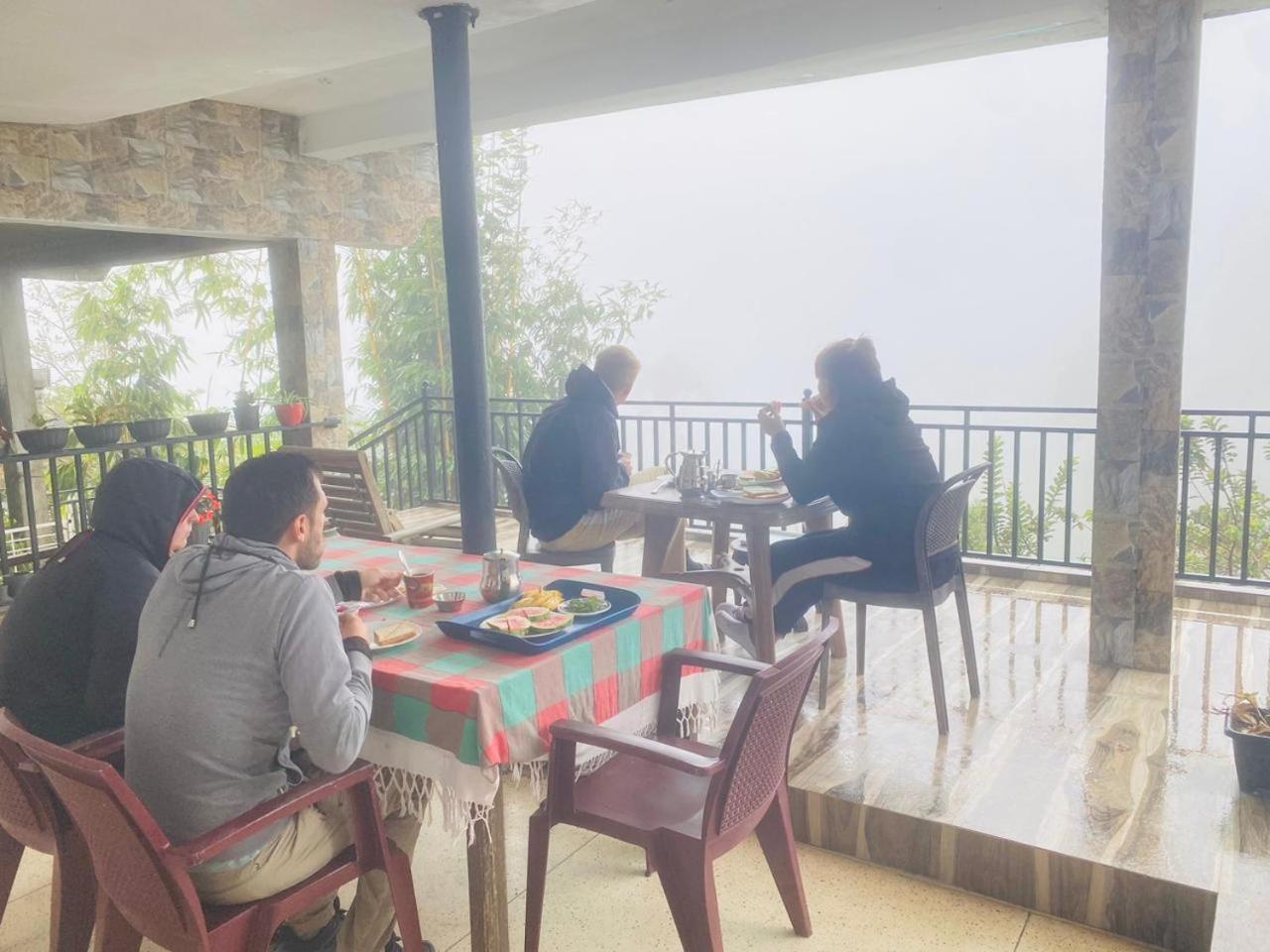 Farah Guest Inn Haputale Bagian luar foto